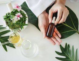 Role d'une florithérapeute est de personnaliser les Elixirs et de vous accompagner